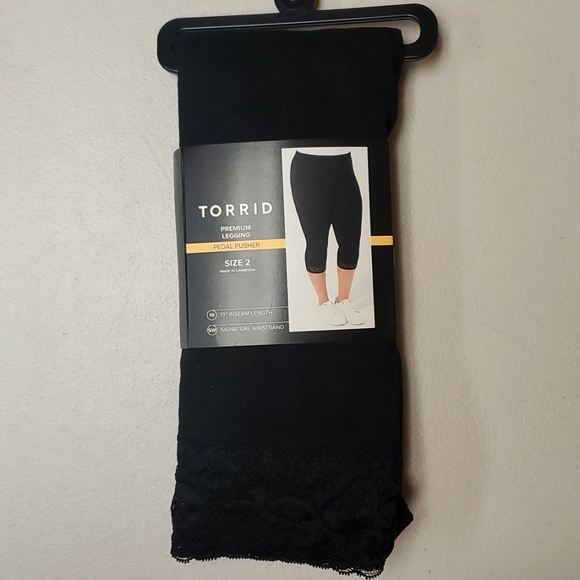 ❤NWT VINTAGE TORRID LEGGING - CAPRI PEDAL PUSHER - MID RISE LACE TRIM - SIZE 2X - Picture 3 of 8